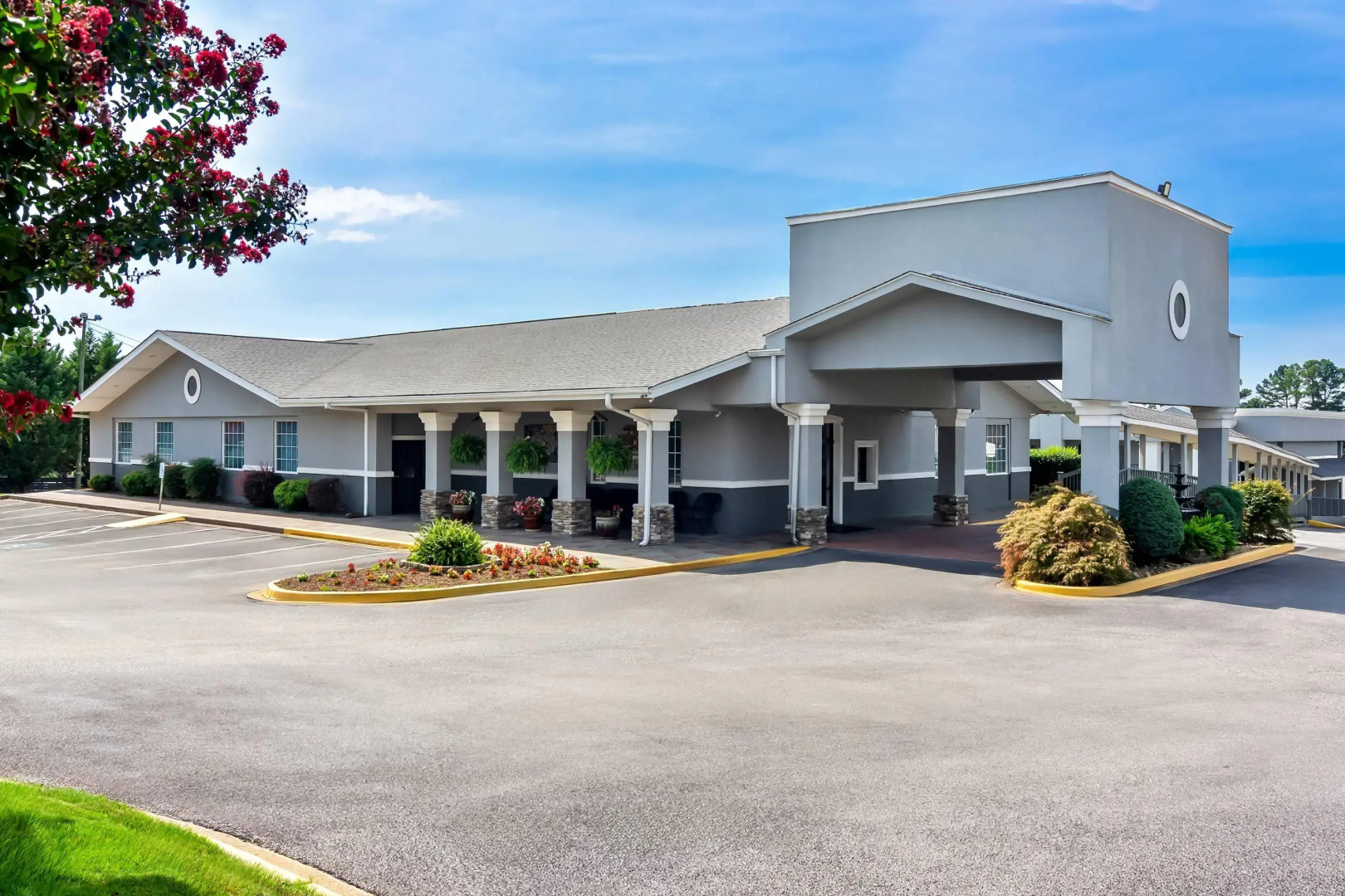 Quality Inn & Suites Greenville - Haywood Mall