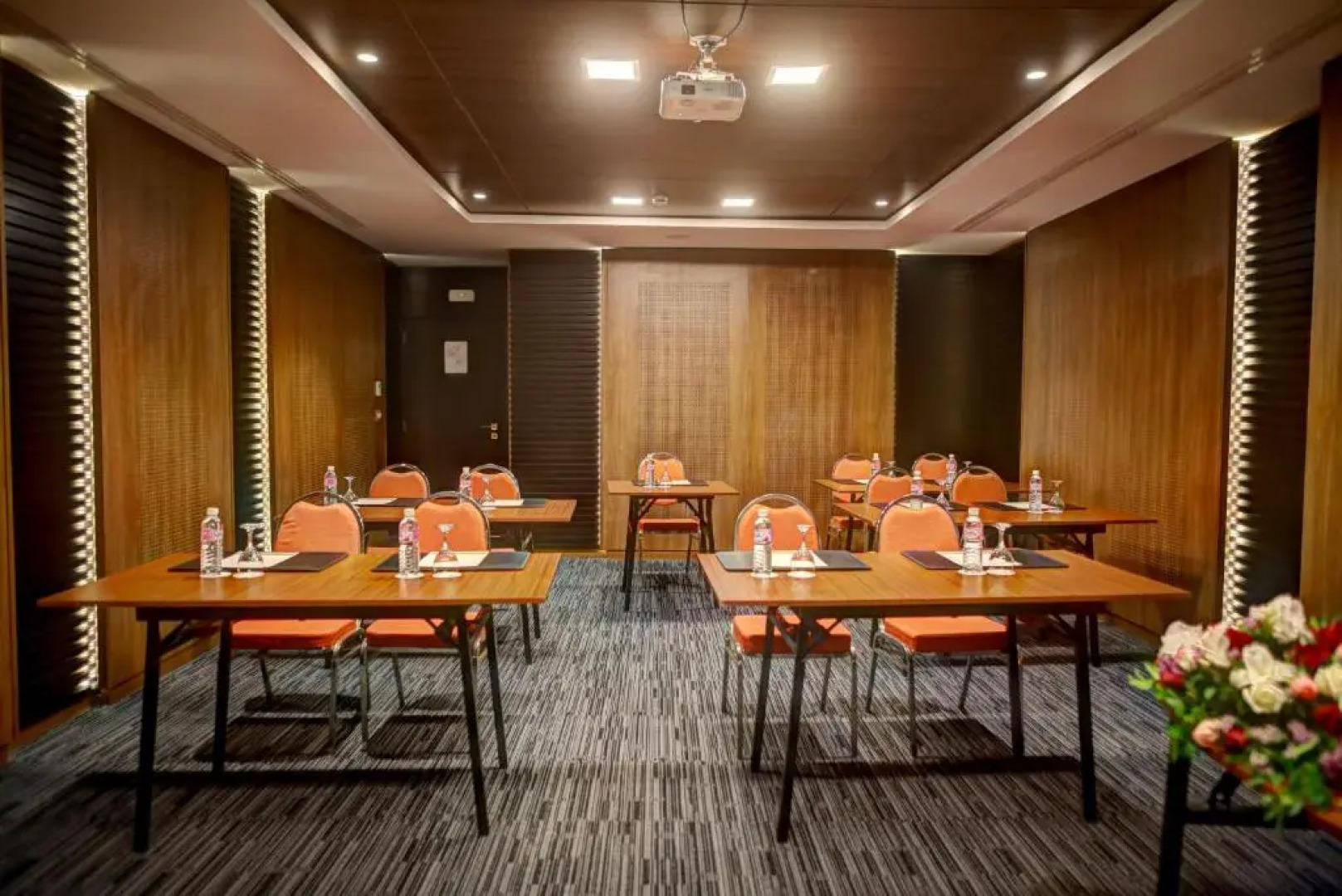 Hôtel Lac Léman, LES BERGES DU LAC