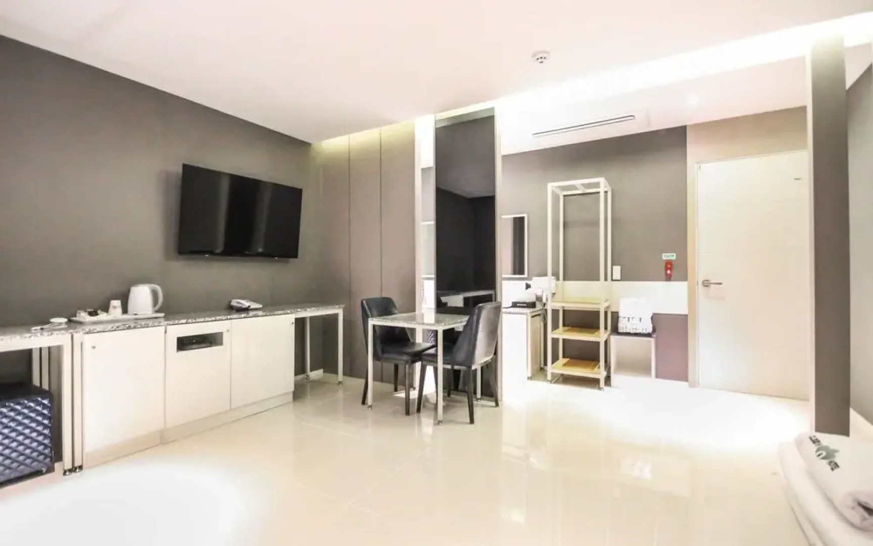 Yeongdeok Gangguhang Cloud Hotel