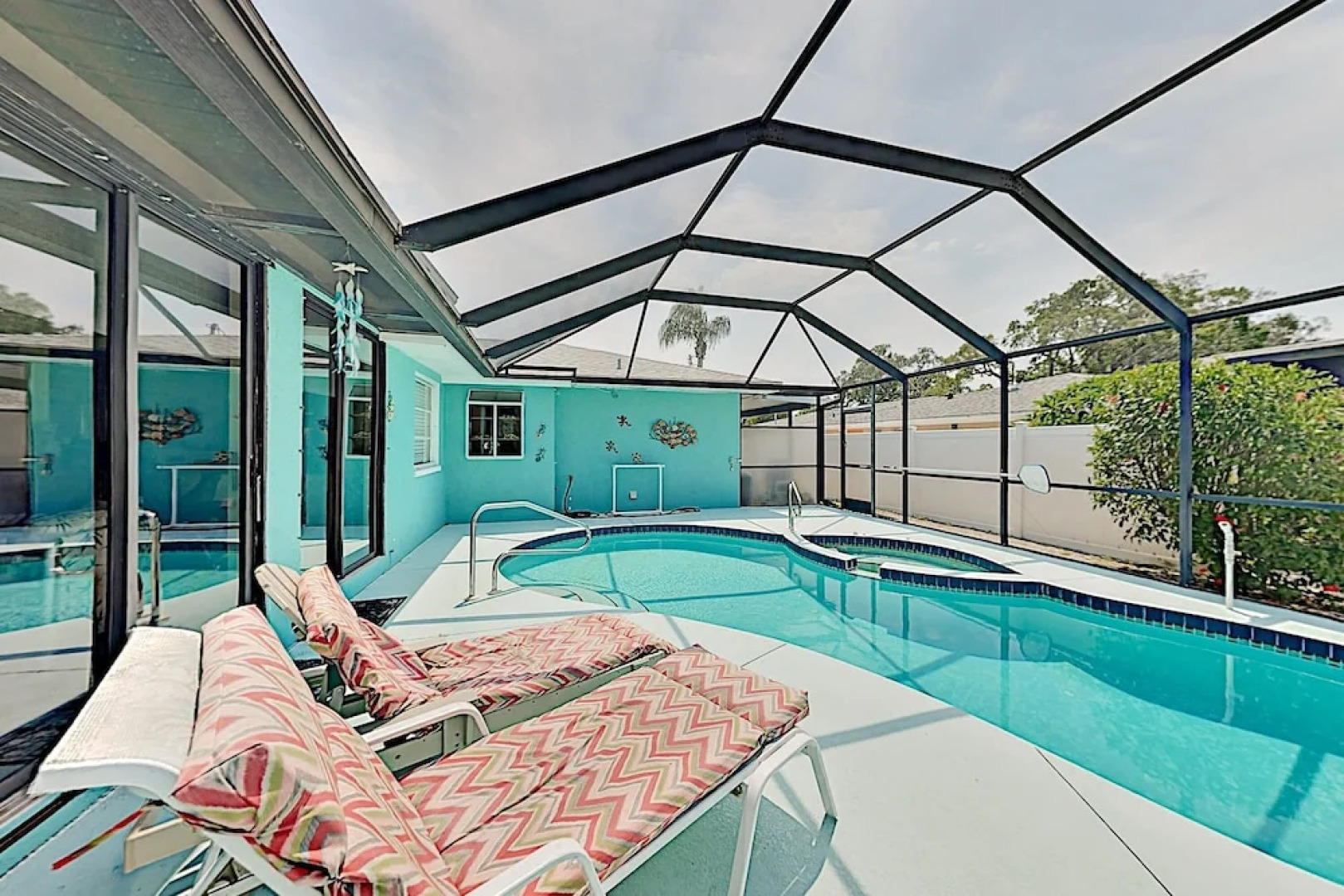 803 Suncrest Drive Home 3 Bedrooms 2 Bathrooms Home