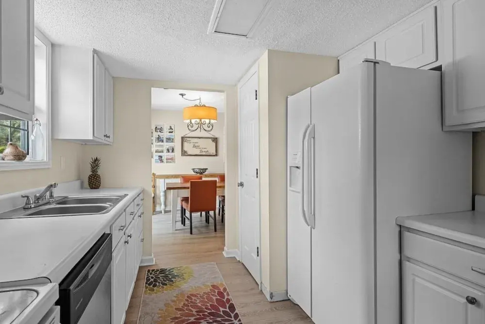 High Tider 3 Bedroom Home by RedAwning