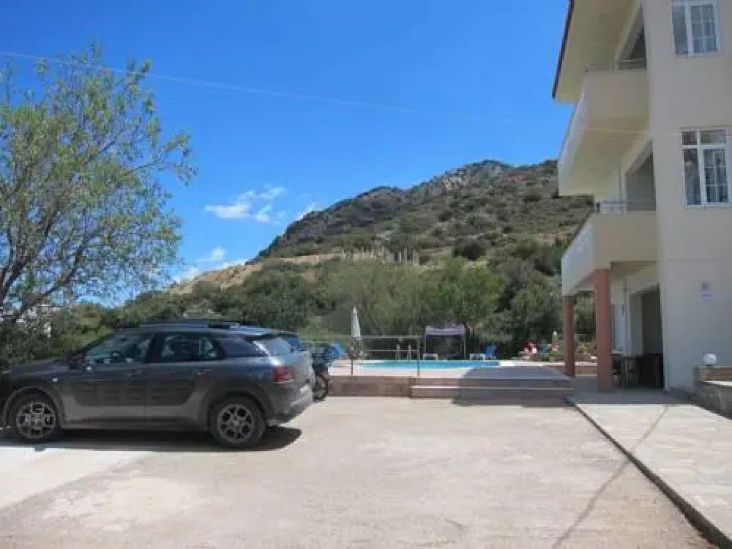 Stelios Apartments