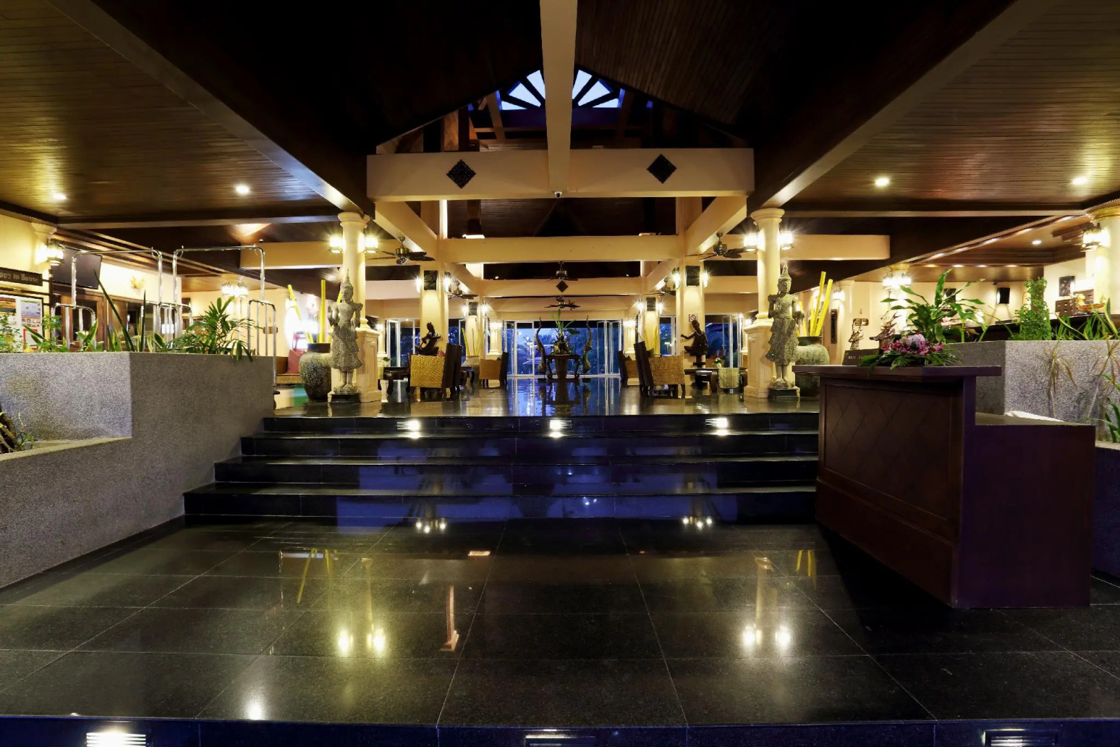 Mukdara Beach Villa & Spa Resort