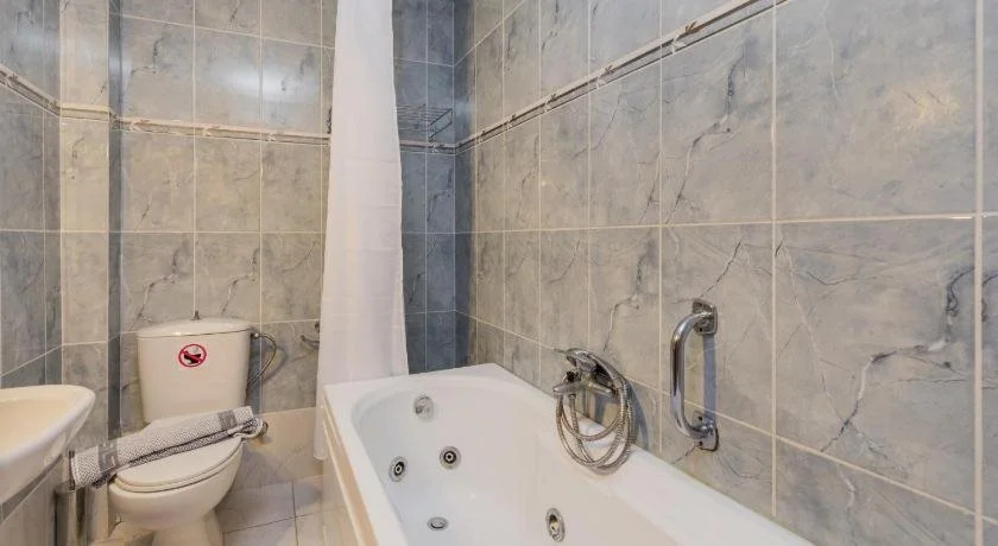 Oscar Villa & Studios