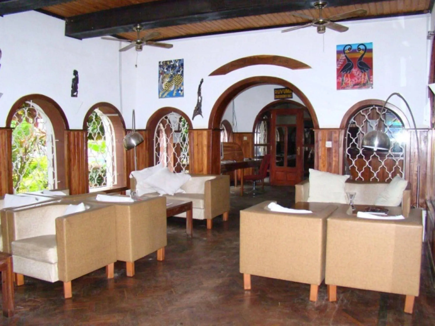 Best Western Jangwani Sea Breeze Hotel