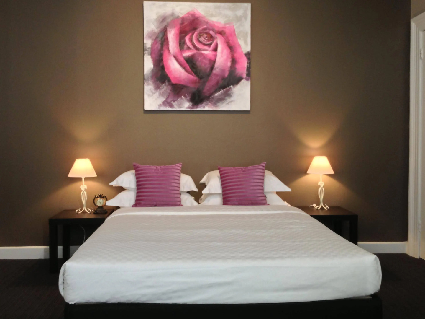 Centennial Inn on Bathurst