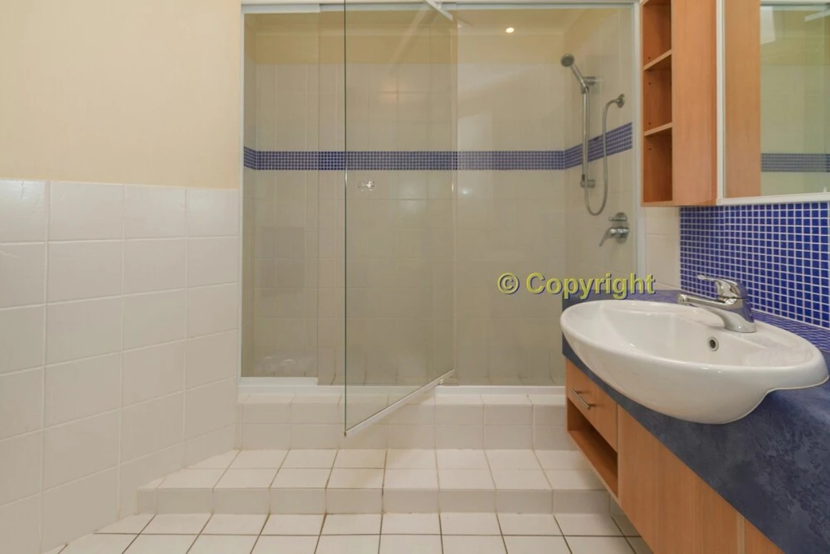 Pacific Royale Holiday Apartment 313