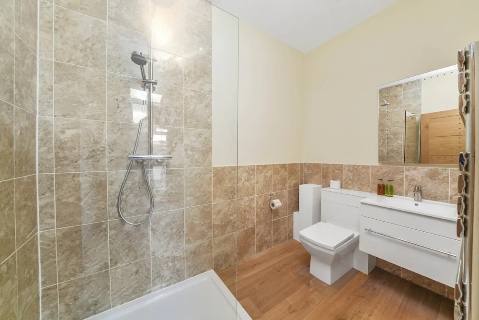 Luxury 2 Bedroom Apartments with Parking