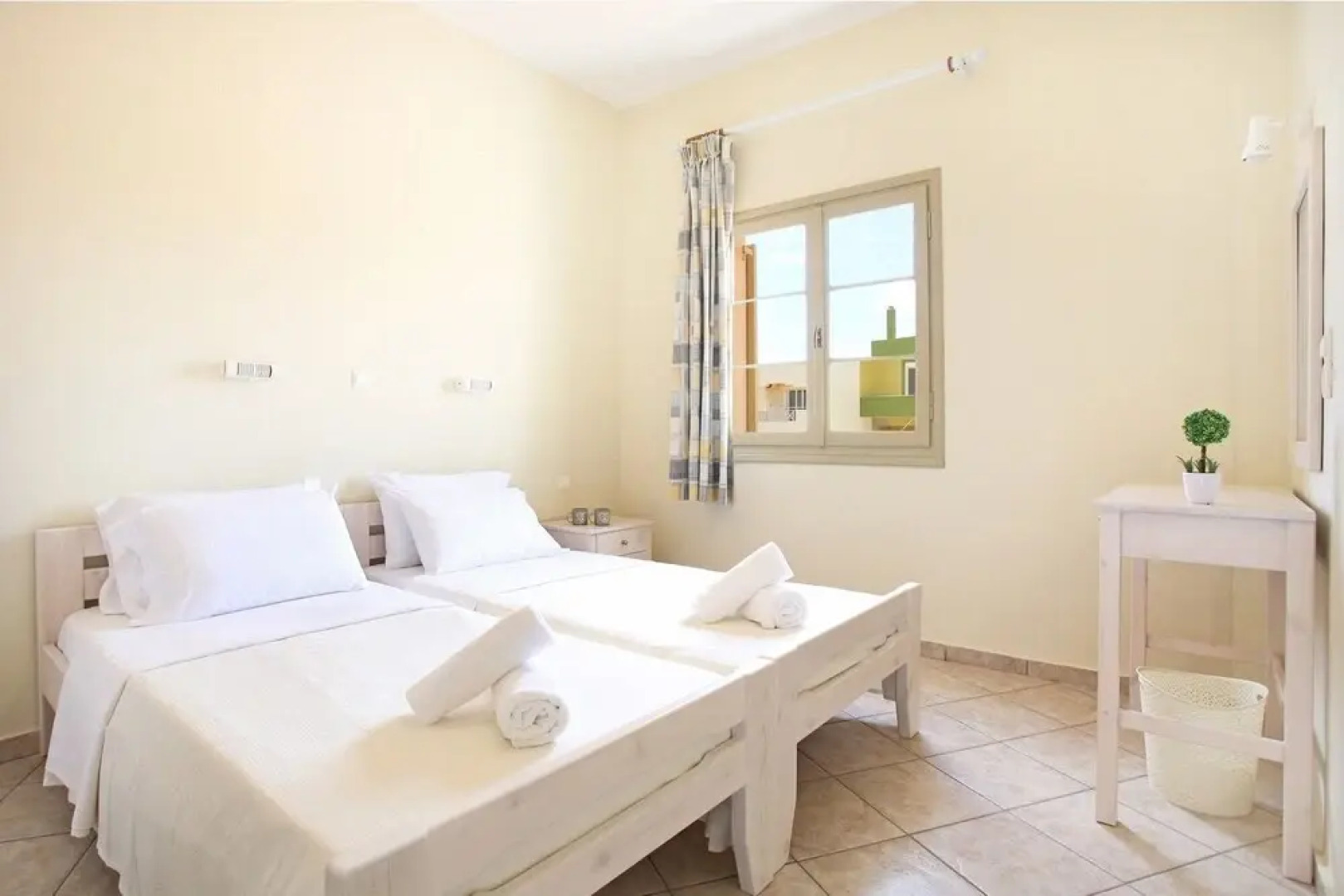 Konstantia Apartment- relax in beachfront