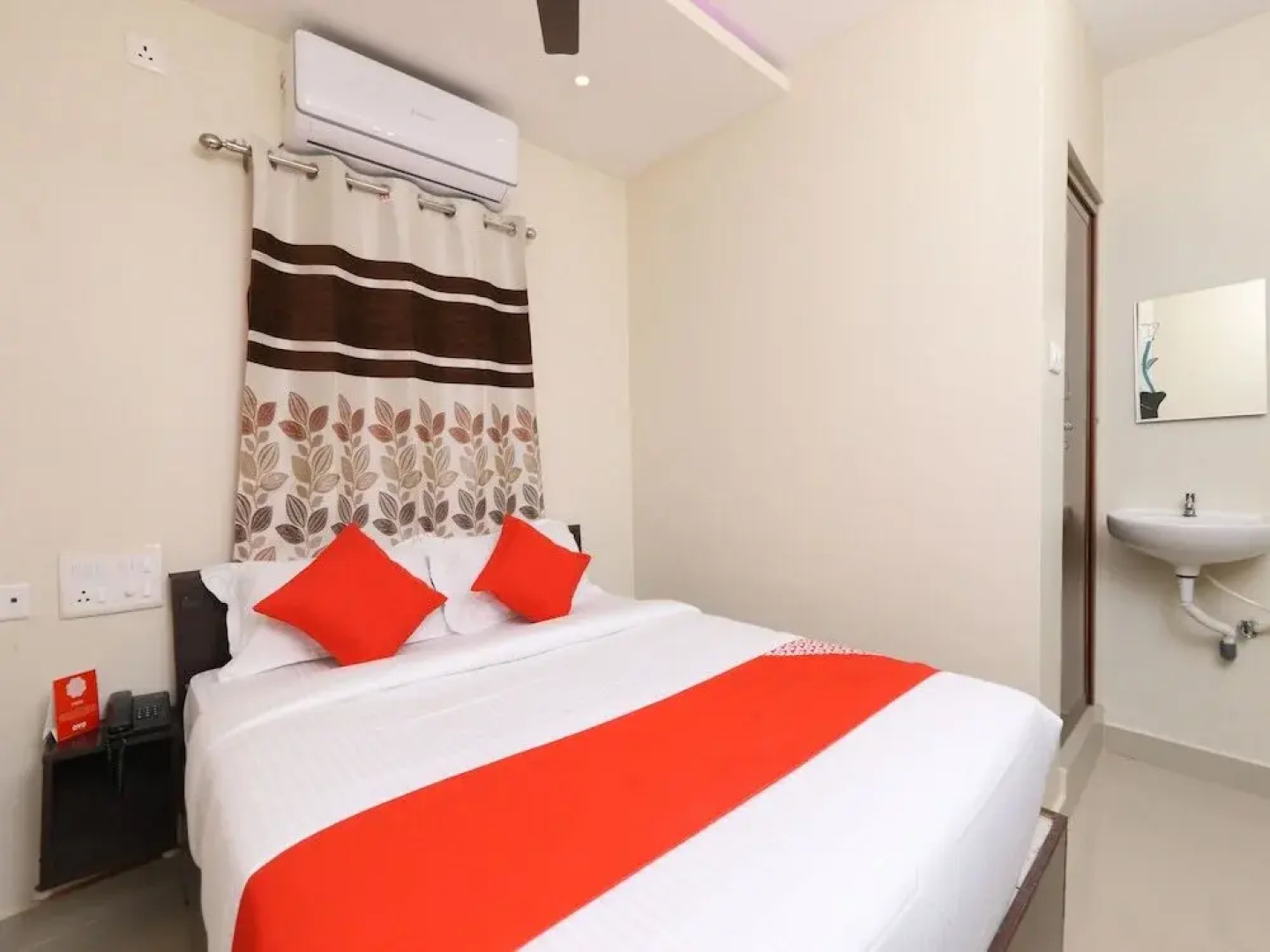 Nakshatra Grand by OYO Rooms