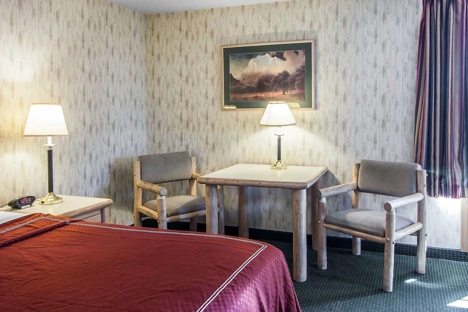 Bridgeway Inn & Suites Portland Airport