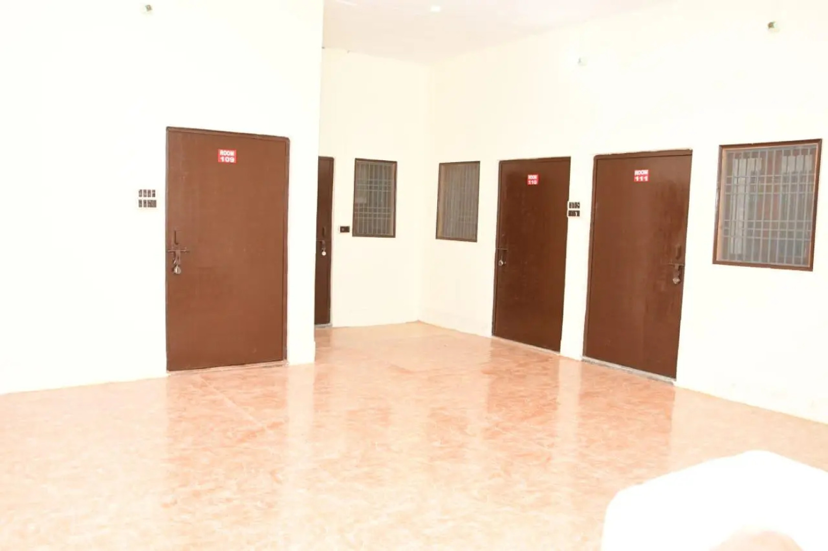 OYO 82799 Vr Hotels & Restaurants