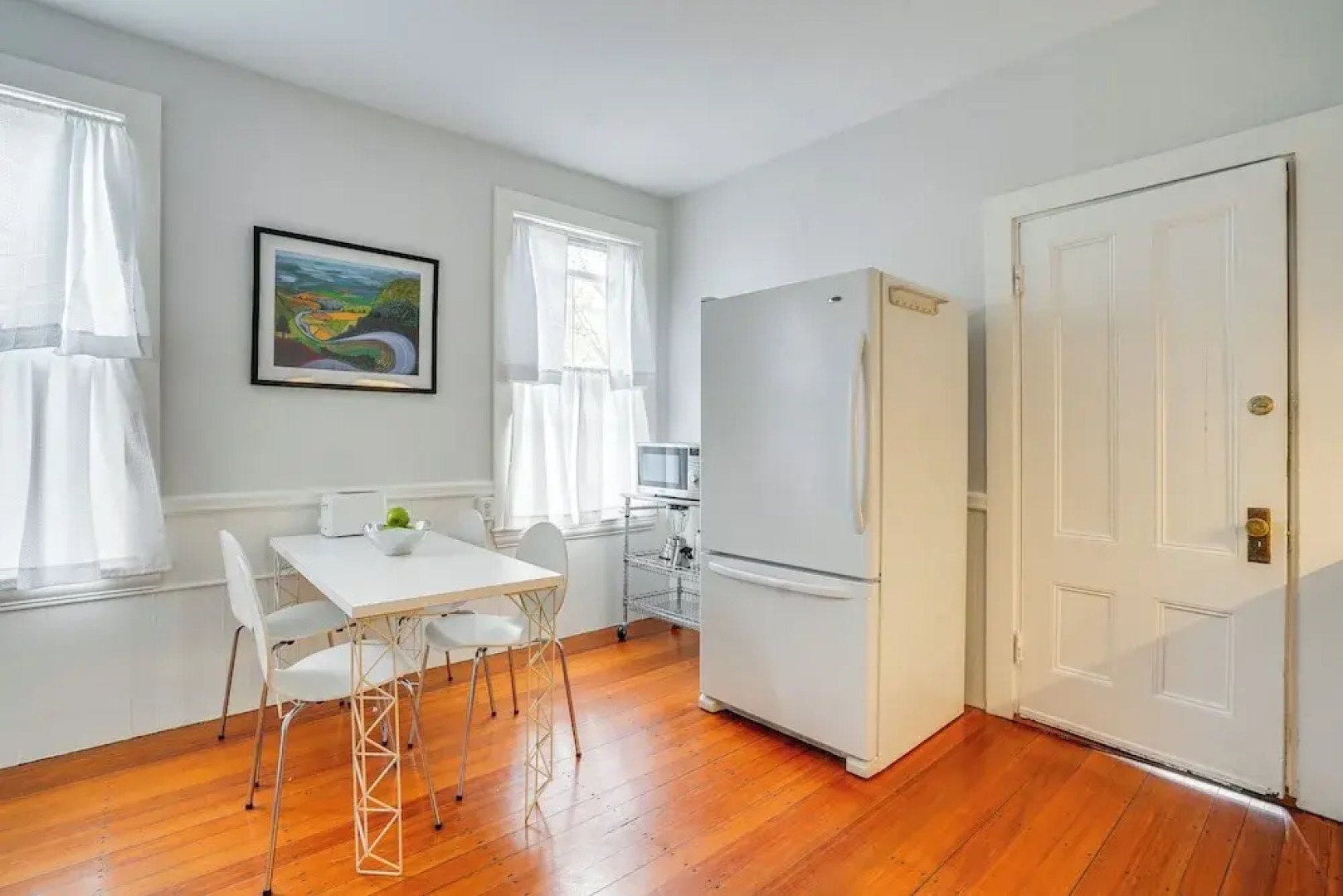 Walk to Harvard Square: Apartment in Cambridge