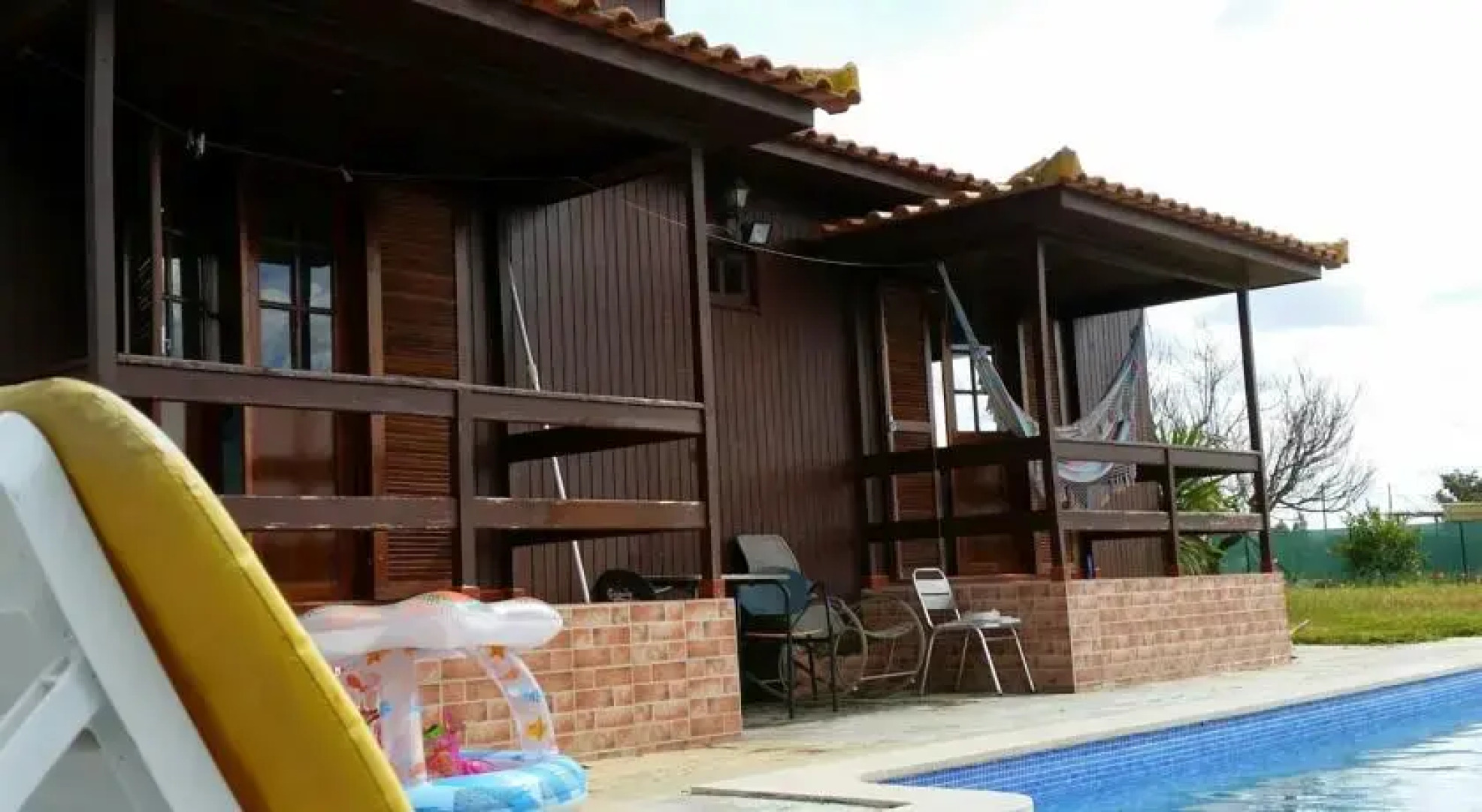Wood house with swiming pool near Lisbon best beaches