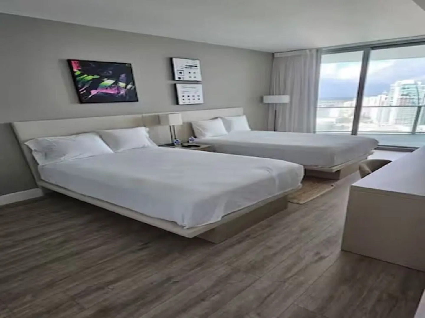 Lyfe Residence Building - Private apts over the beach