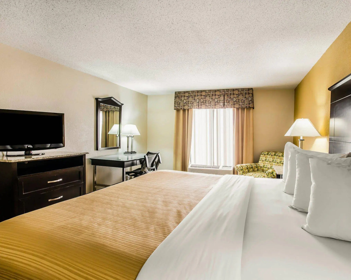 Quality Inn & Suites - Greensboro-High Point