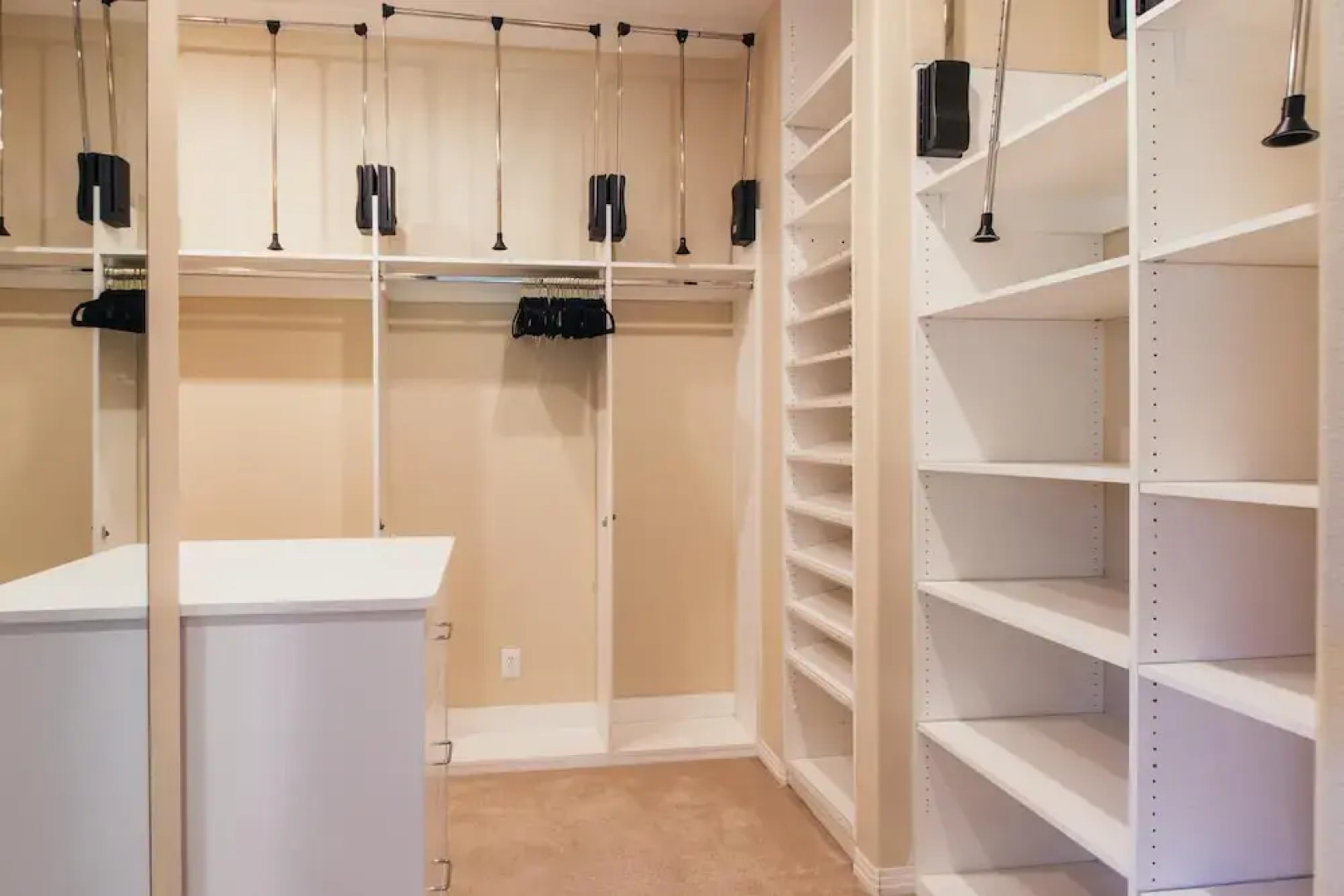 Villa Palma by AvantStay | Villa in Coachella w/ Pool & Spa | Sleeps 15!