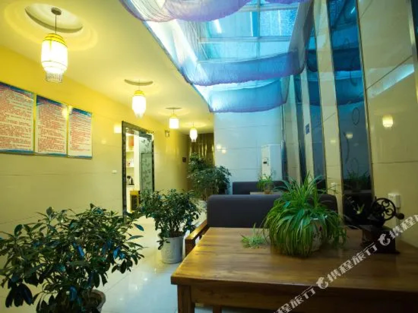 Tiantian Holiday Hotel (Ankang University Municipal Government)