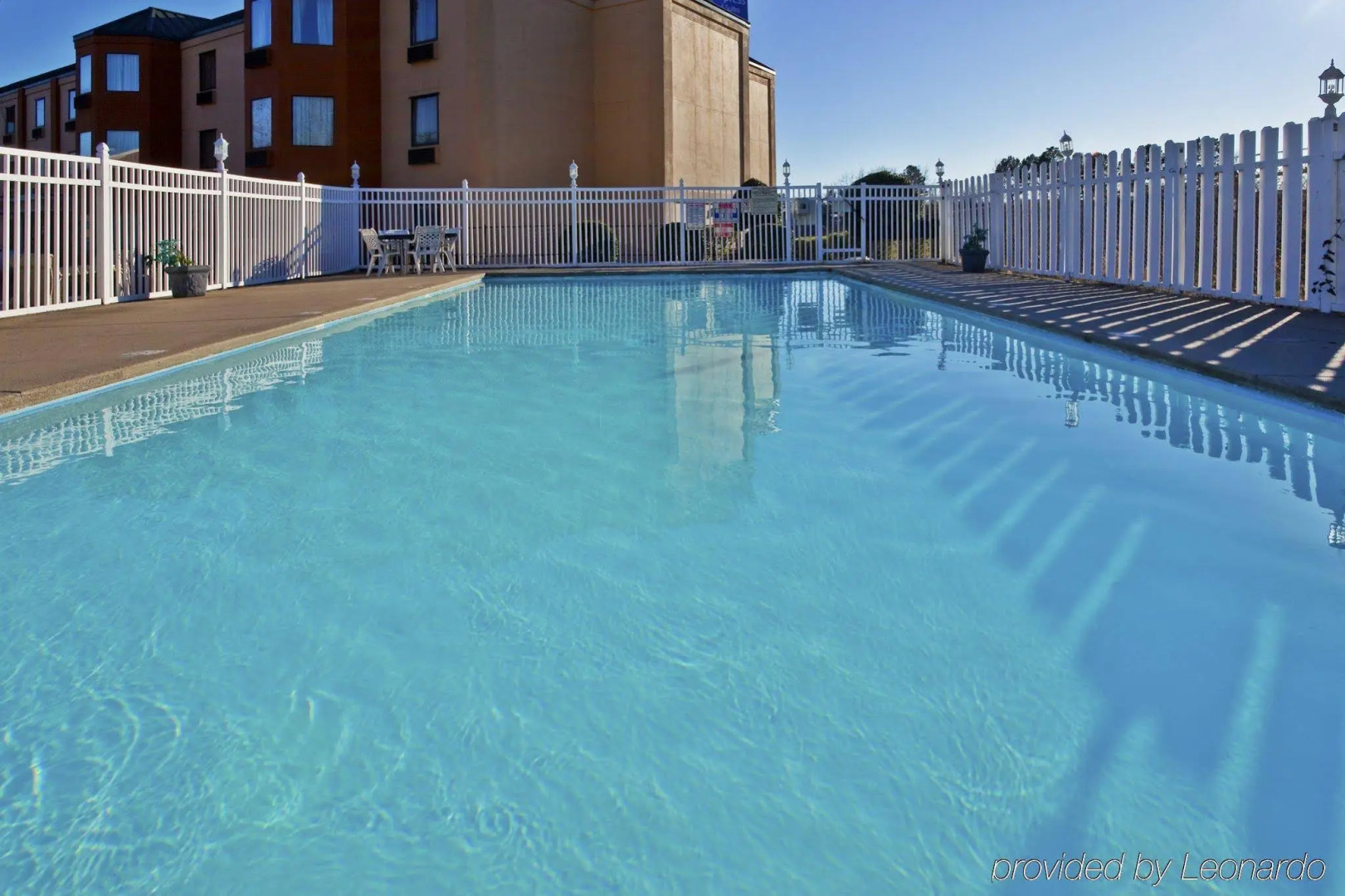 Holiday Inn Express Hotel & Suites Spence Lane by IHG