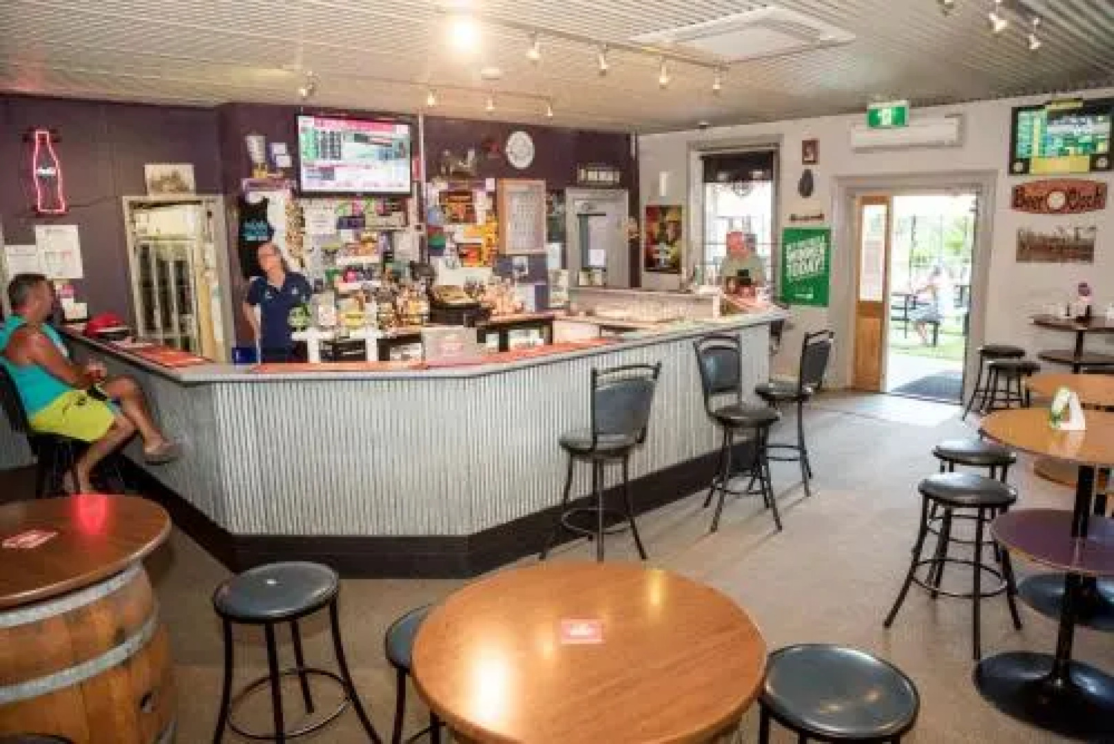 Tocumwal Hotel Motel ("The Palms")