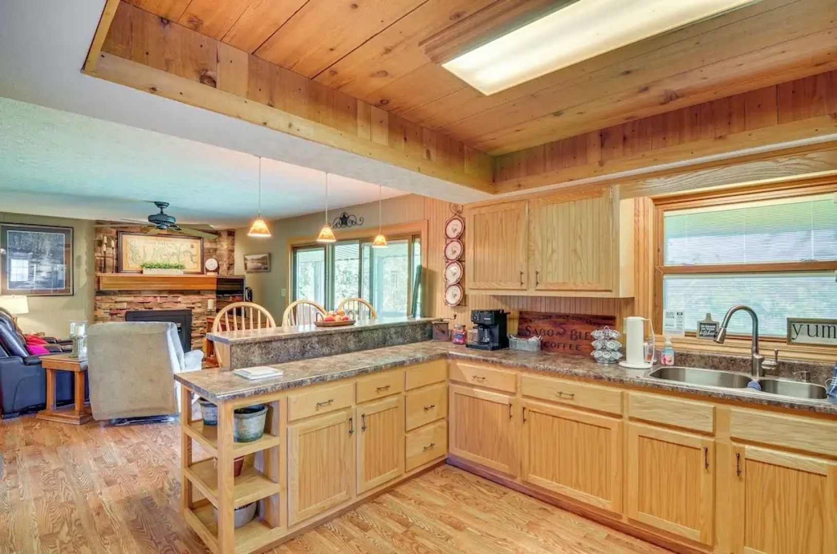 4 Mi to Cumberland River: Cabin w/ Deck & Fire Pit