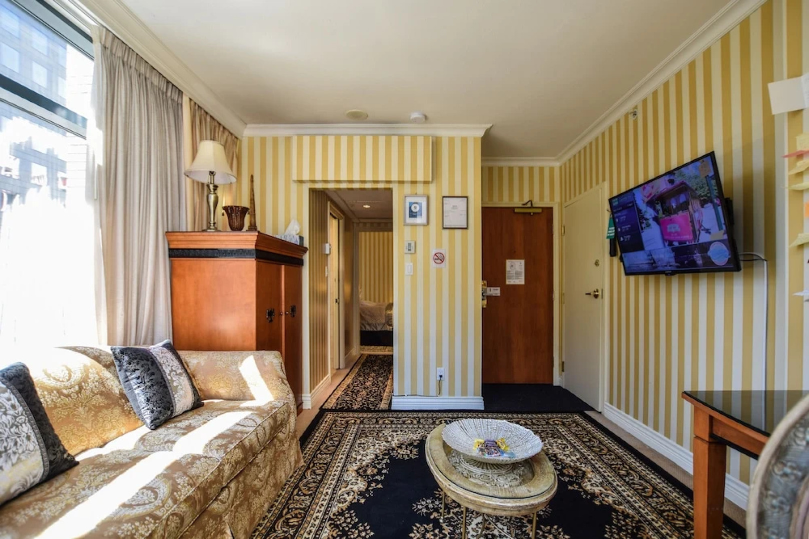 Boutique Downtown Suites - Privately owned