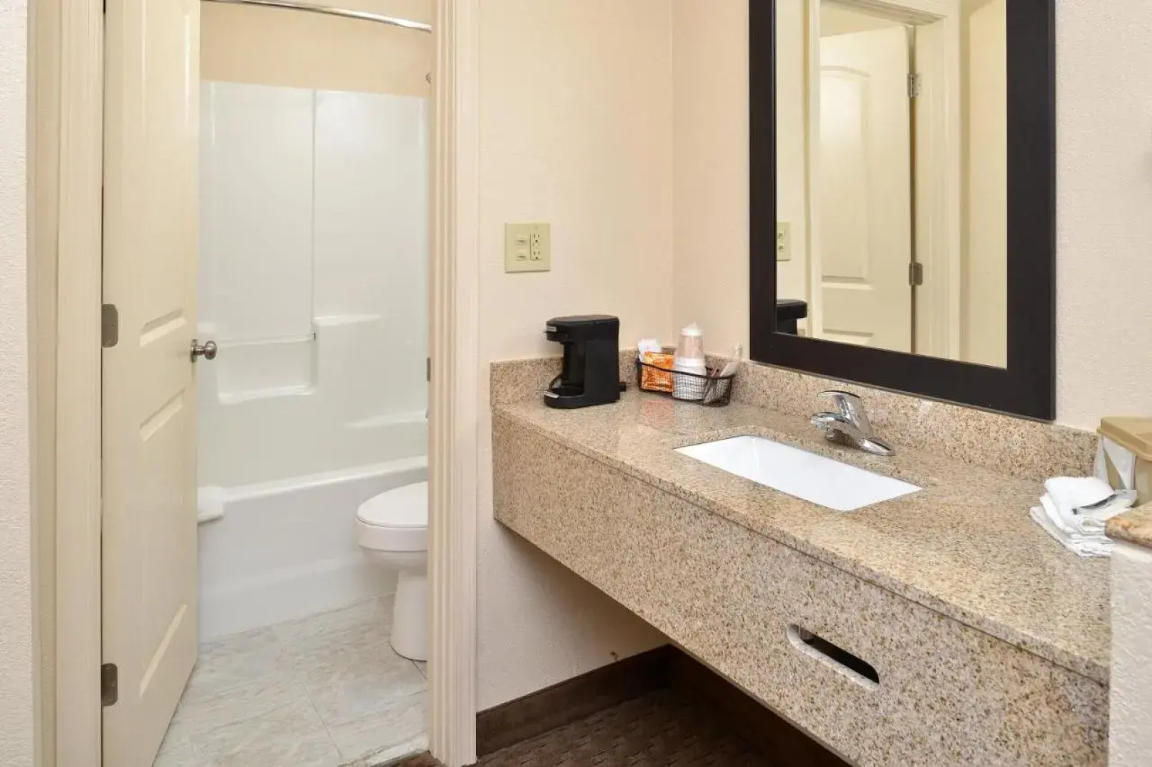 Americas Best Inns Dalton