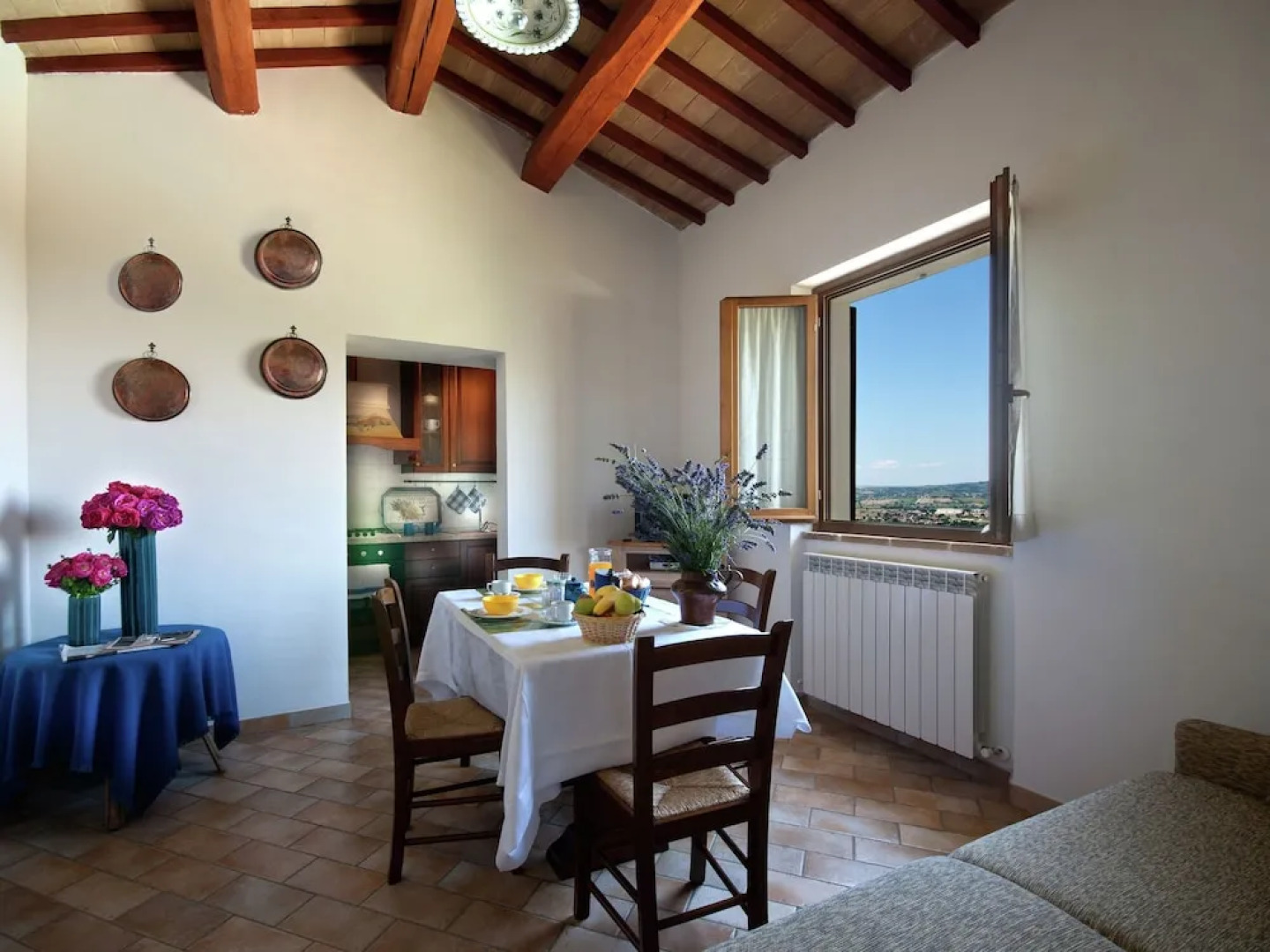 Spacious Farmhouse in Trevi With Swimming Pool