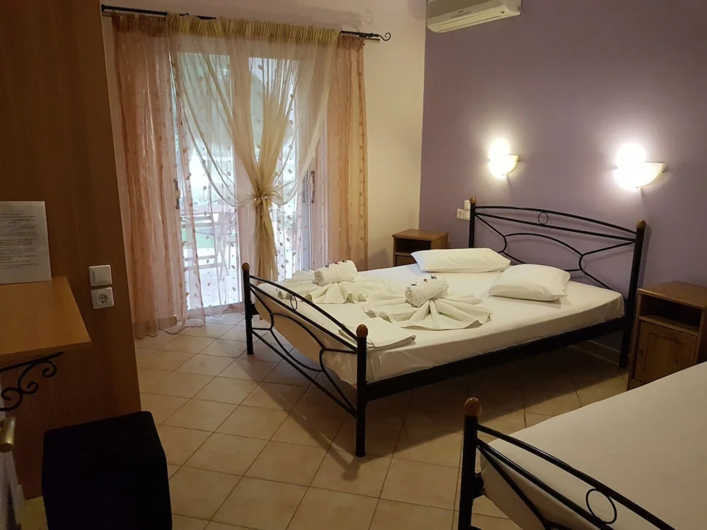 Marathon Studios & Apartments