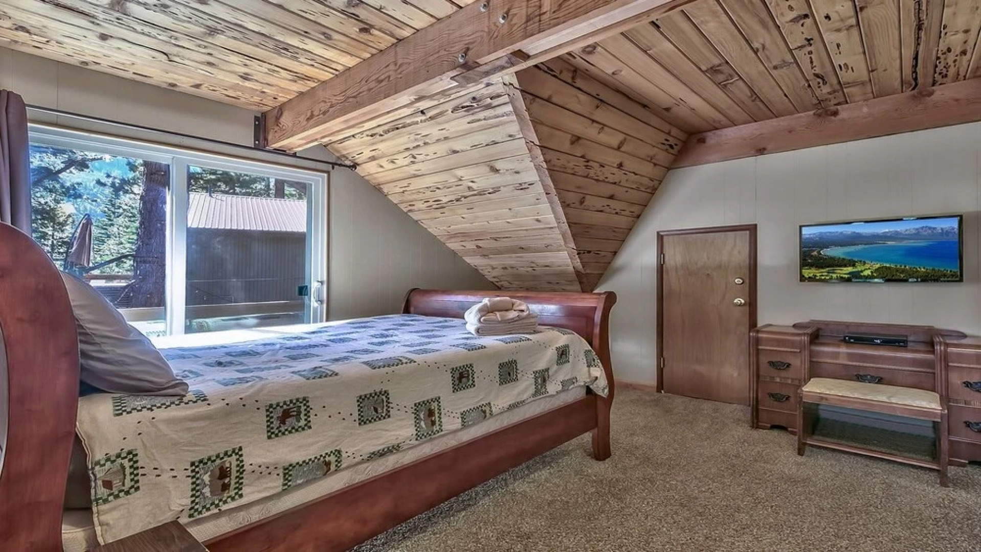 Mewuk Mountain Lodge by RedAwning