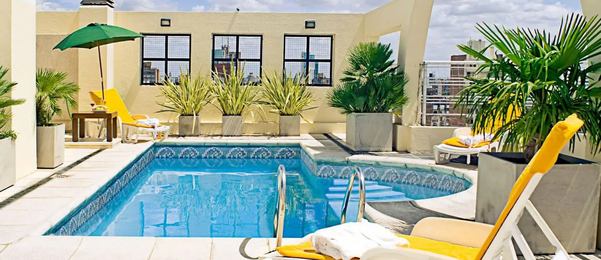 Urquiza Apart Hotel & Suites