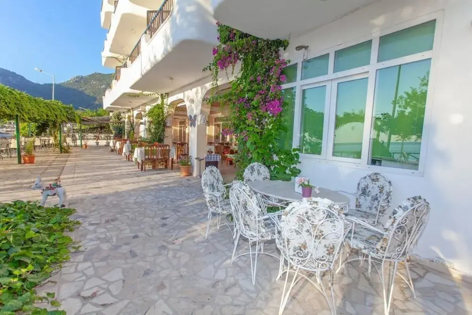 Diplomat 2 Hotel and Apartments