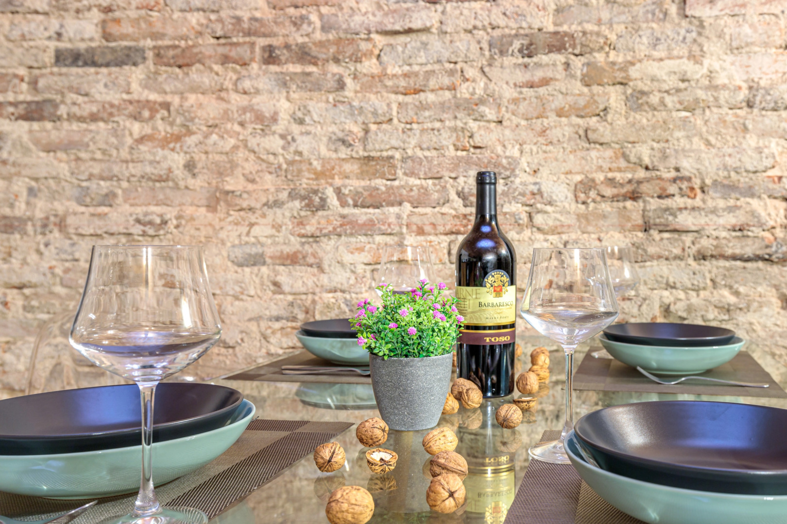 Cascina Liebe with sauna among vineyards