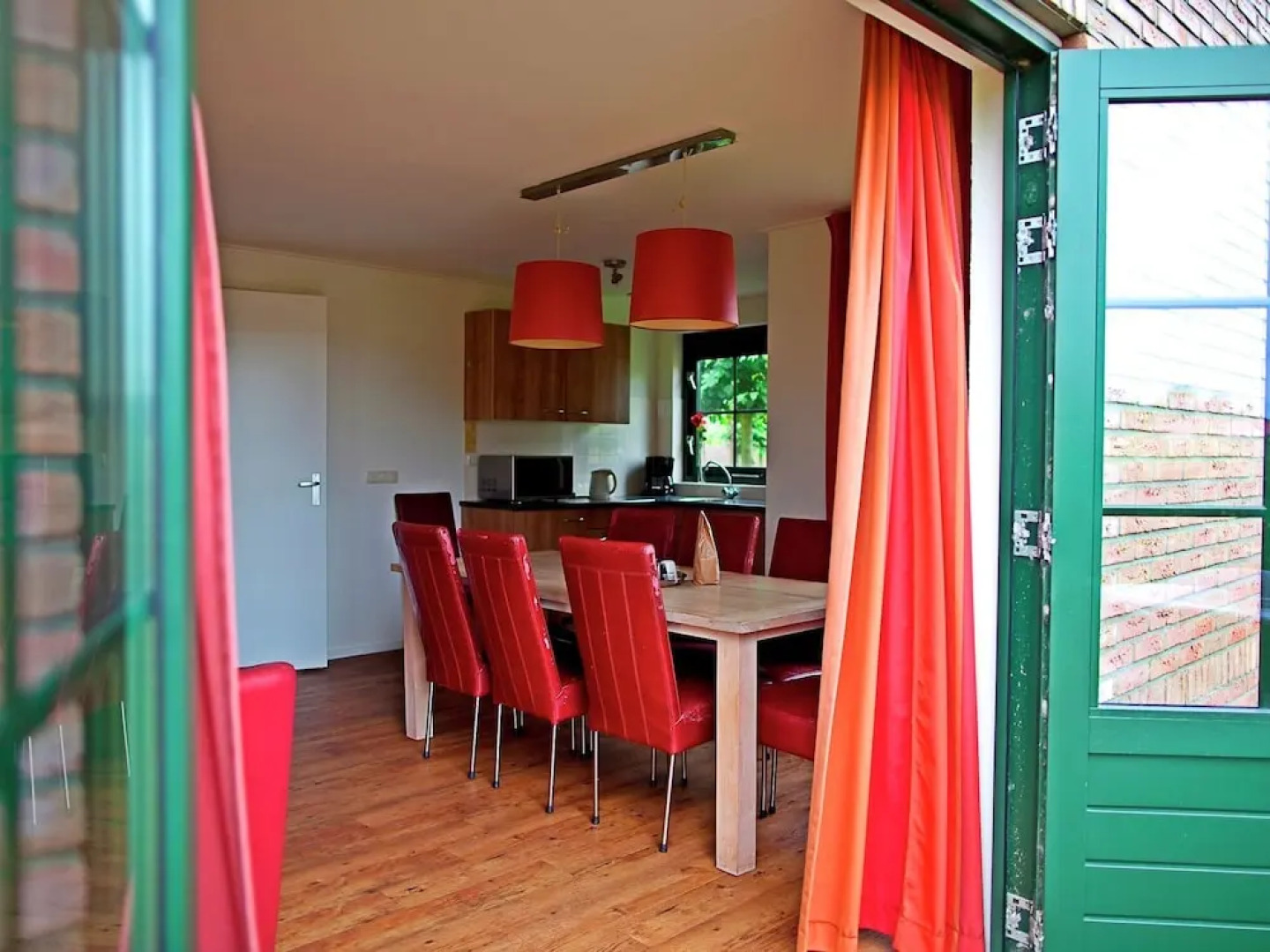 Cozy Furnished House with Garden near Nature Reserve