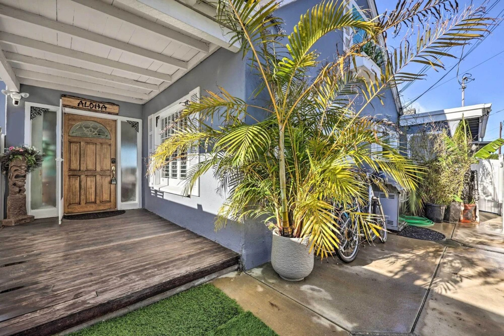 Walk to Ventura Beach: Comfy Home w/ Ocean Views