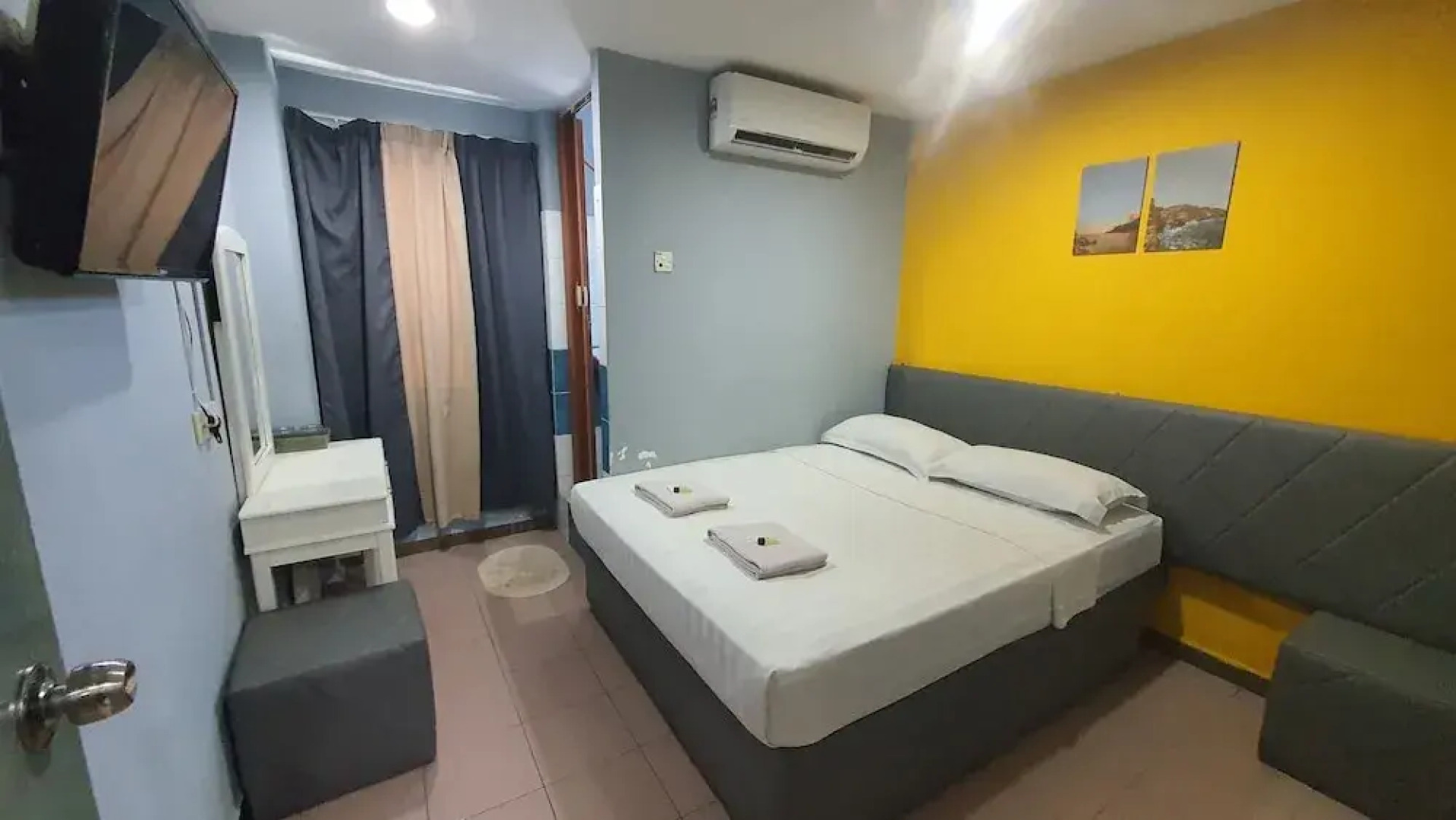 OYO 90798 Two Two Inn