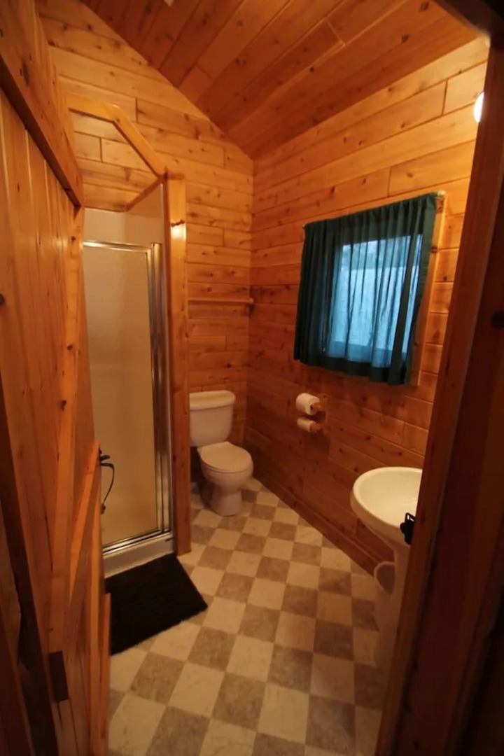 Mackinac Lake Trail Motel