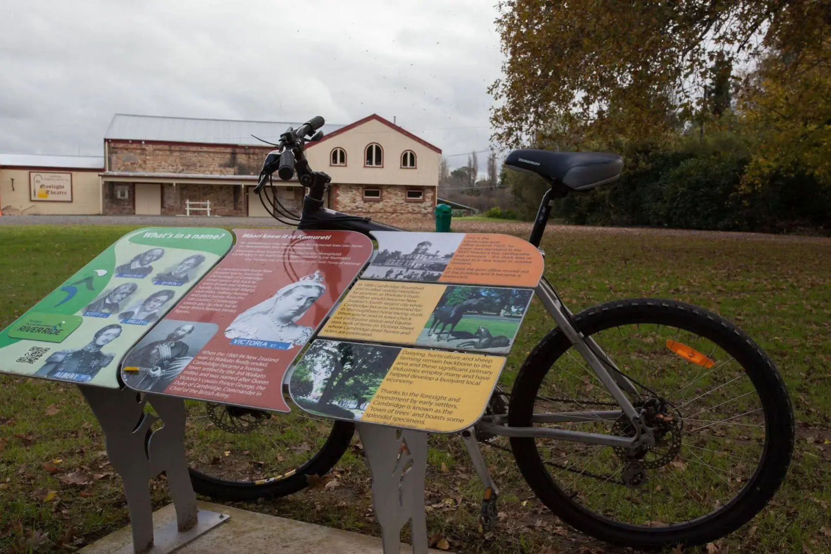 Cambridge River House