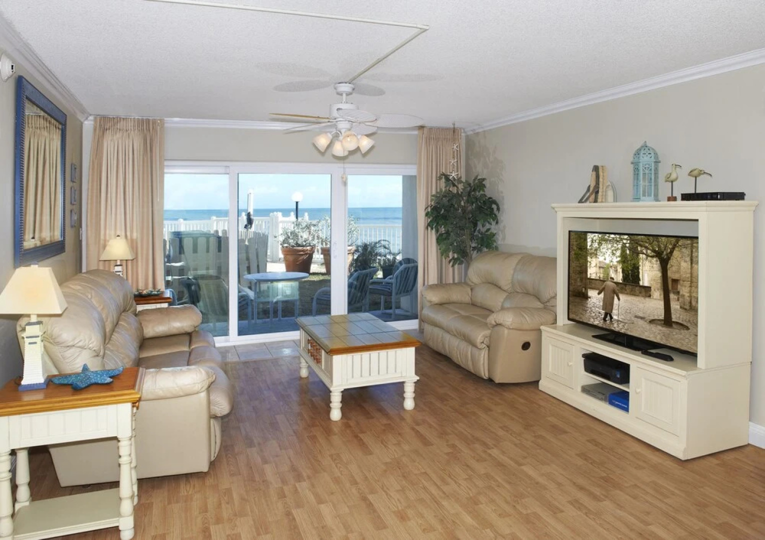 Paradise Beach Club by Happy Palm Stays