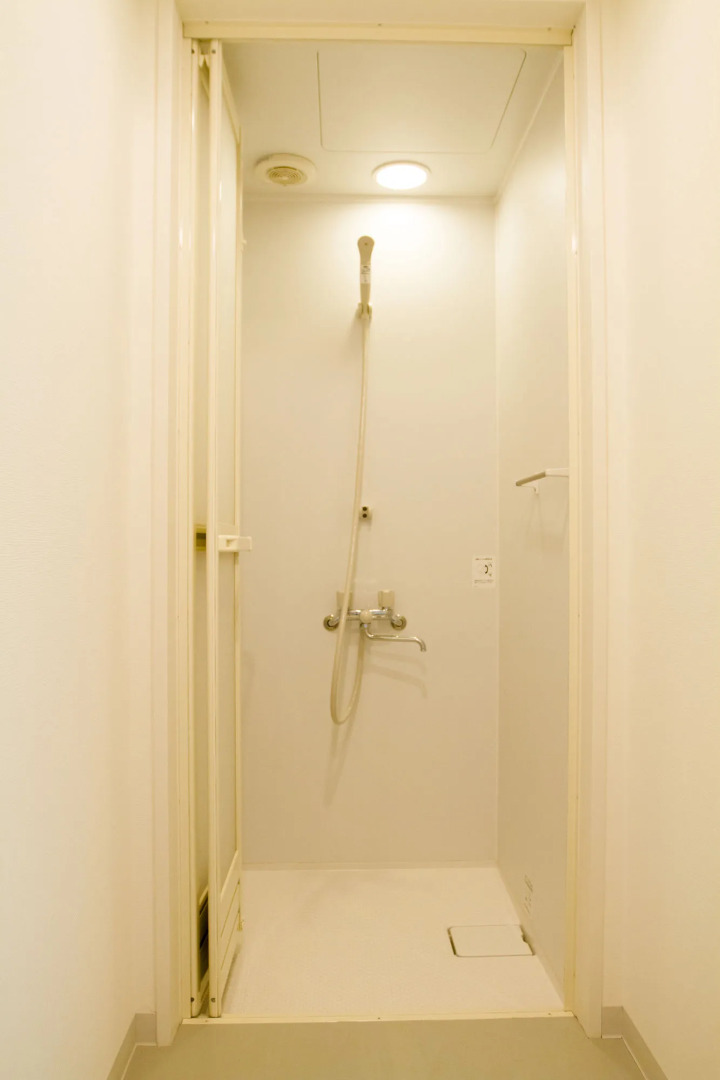 Hostel and Dining Tanga Table