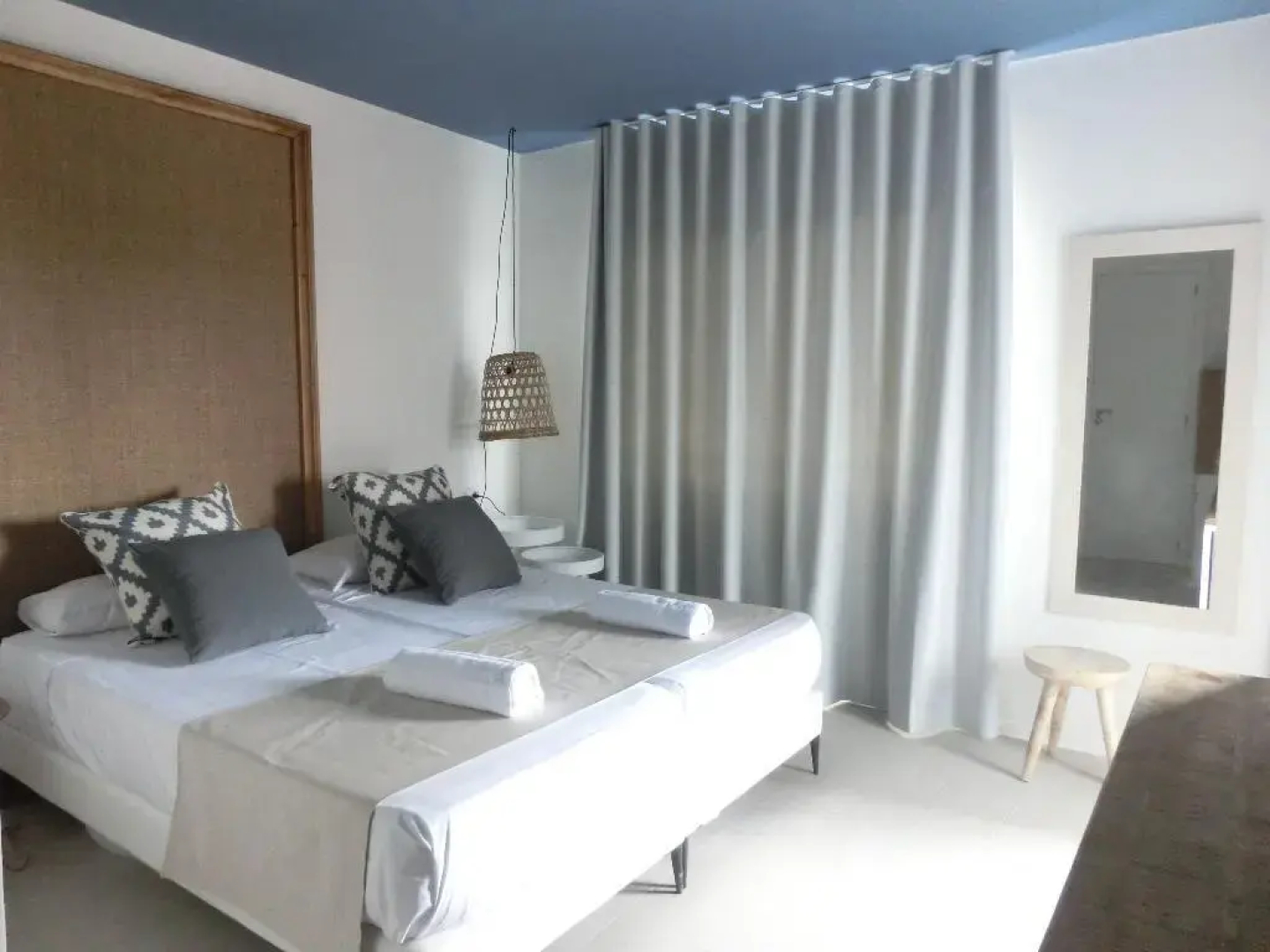 You & Co. Saler Beach Boutique Hotel