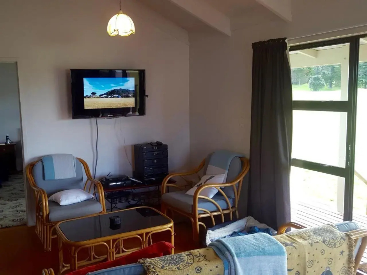 Pilots Rest - Pauanui Airfield Holiday Home