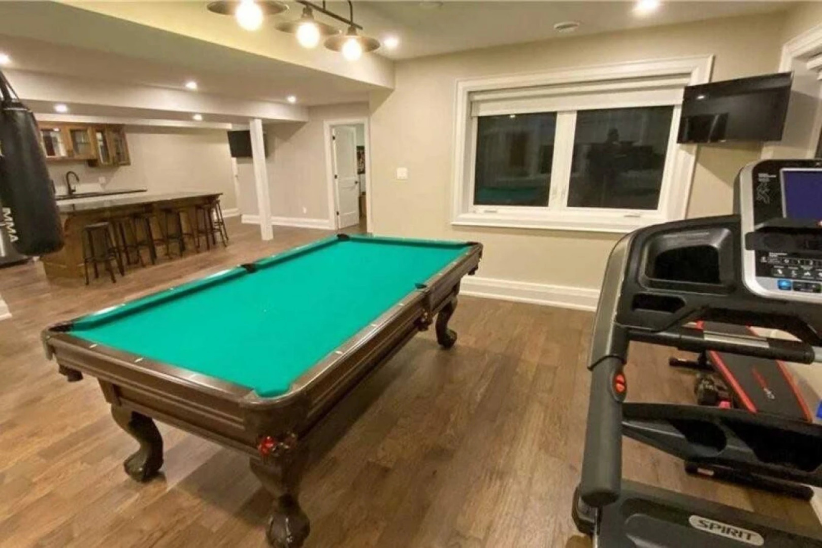 Chemong Lake Cottage w Private Boat Launch