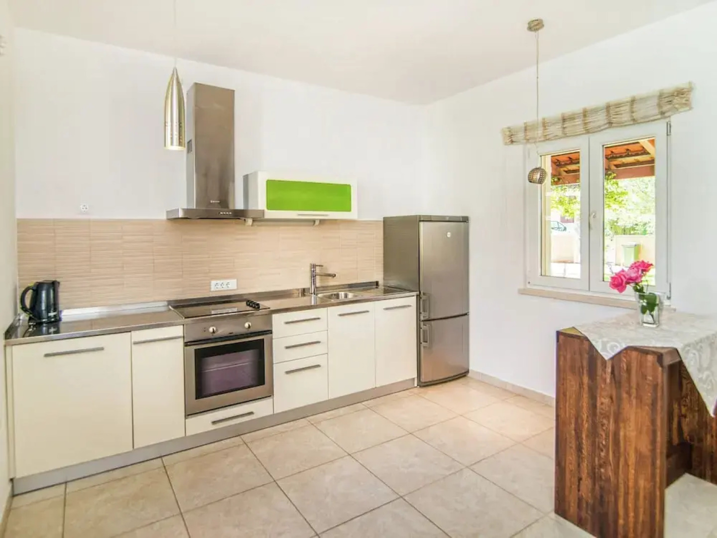 Beautiful Villa on the Island of Brac With Infinity Pool, Beach at 30 Meters