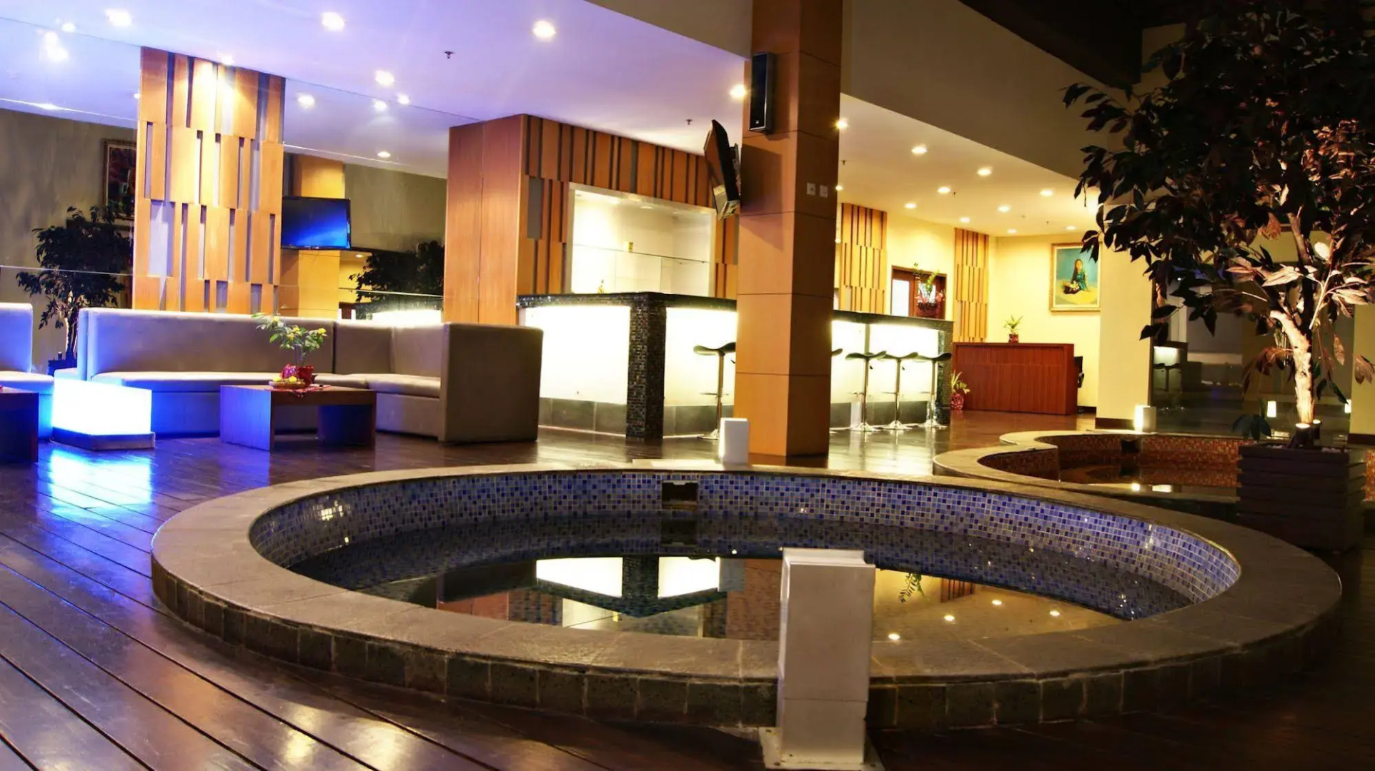 Sutanraja Hotel Convention & Recreation