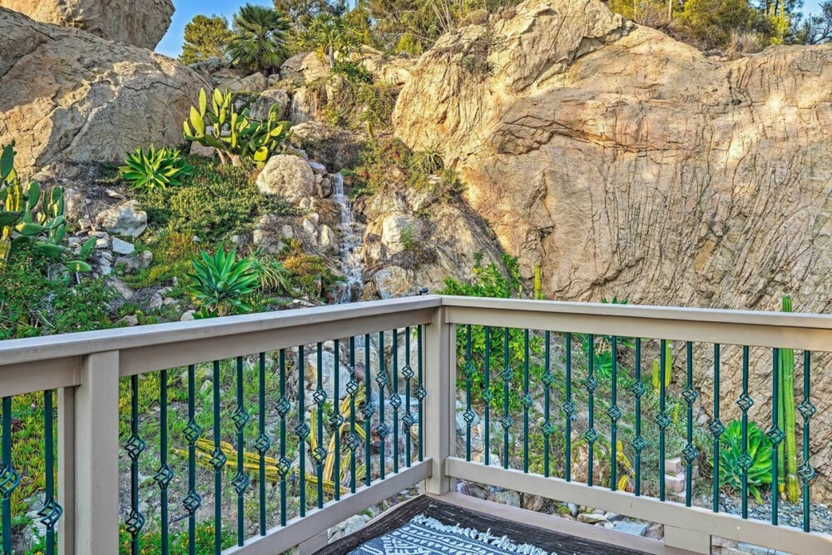 Hot Tub + Balcony: Rainbow Retreat Near Wineries!