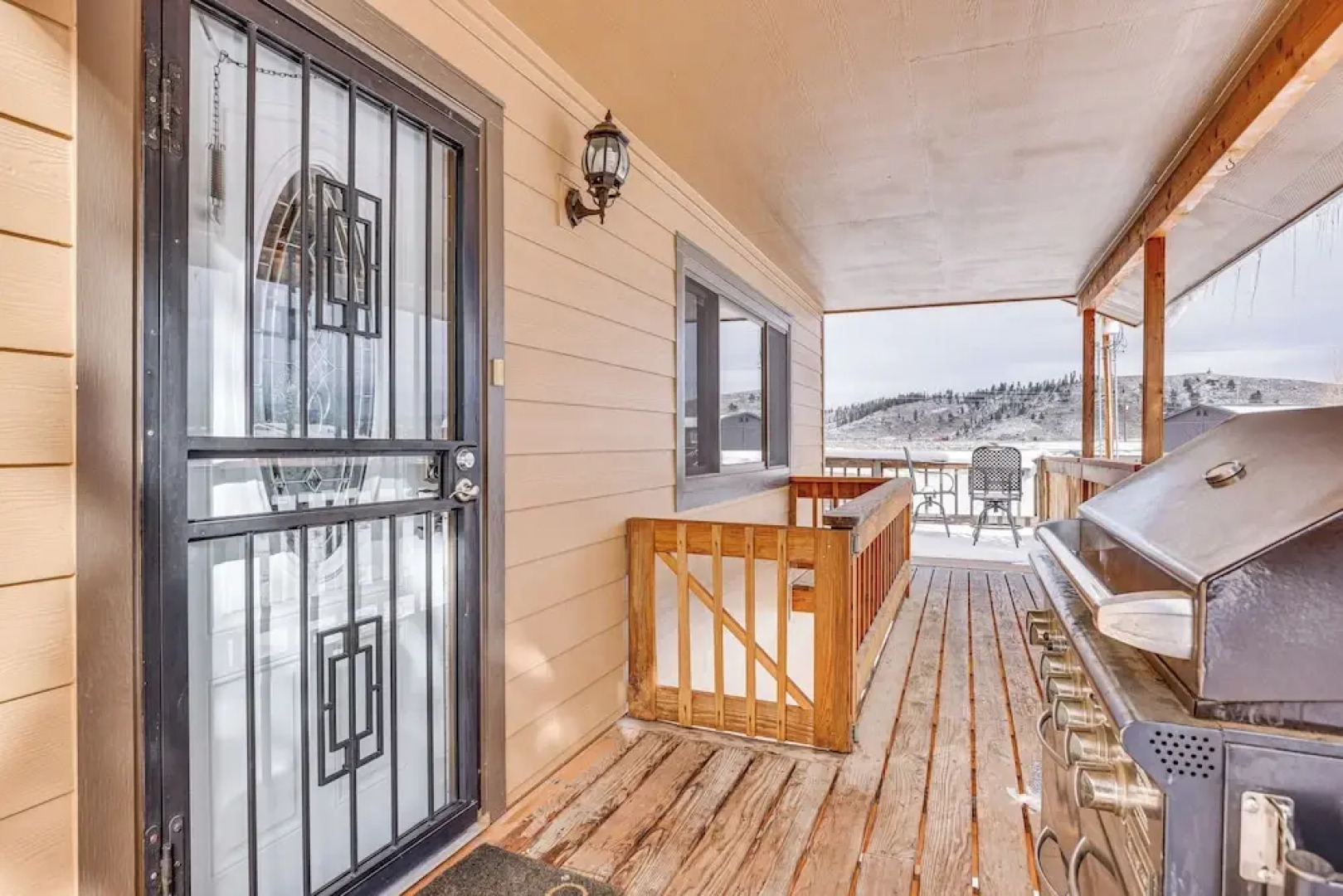 Enjoy Deck + Mtn Views: Grand Lake Retreat!