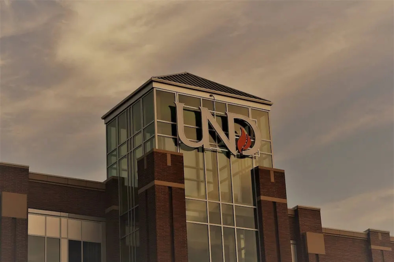 The Gateway - a Beautiful Relaxing Three Bedrooms Apartment