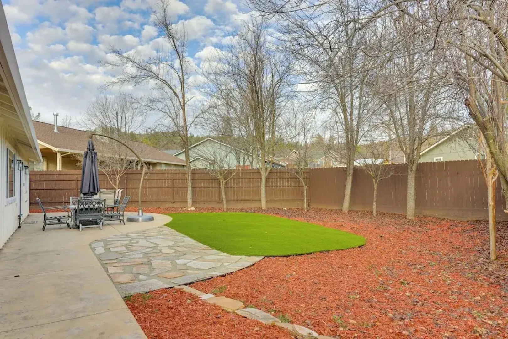 Walk Downtown: Remodeled Home in Murphys w/ Yard!