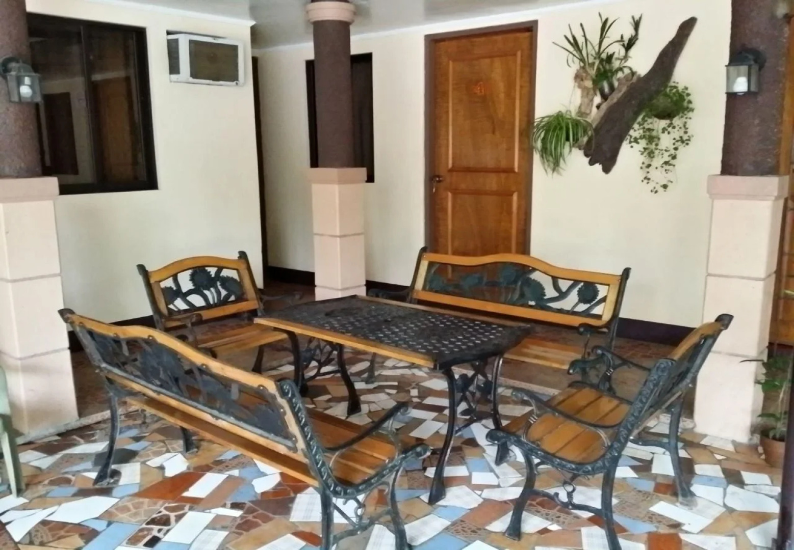 Sierra Traveller’s Inn Holy Spirit